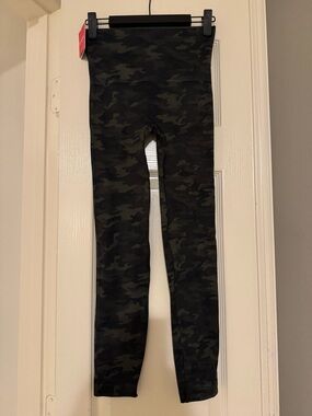 SPANX Women’s Camo High-Waist Leggings - Olive/Black